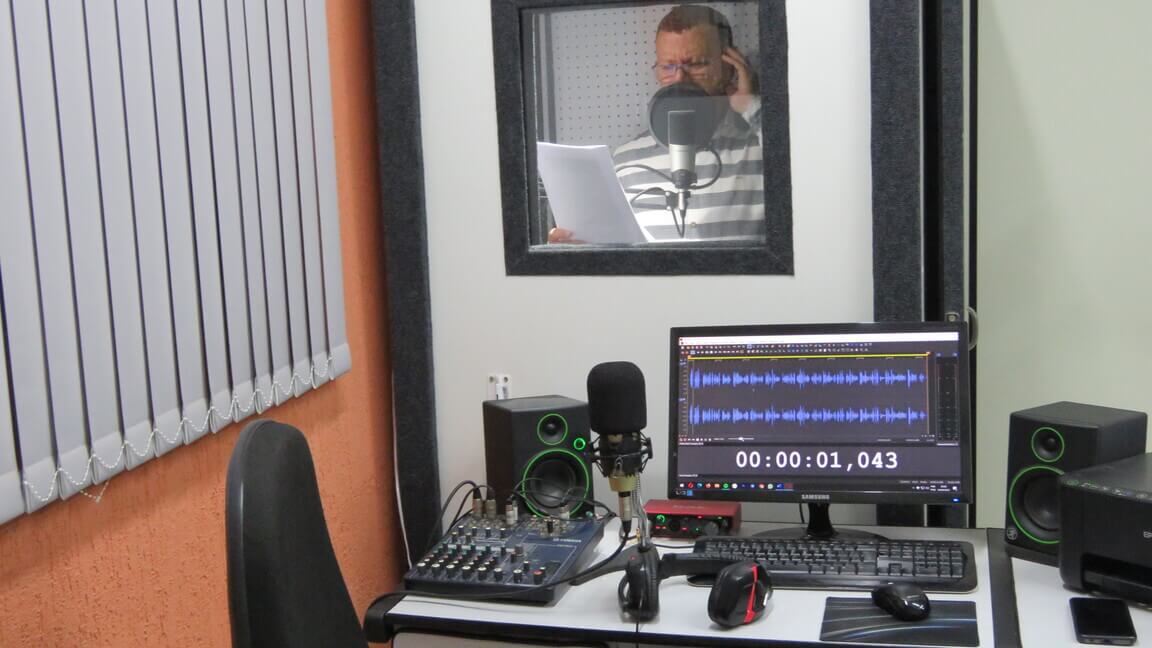 siqueira-locutor10-estúdio